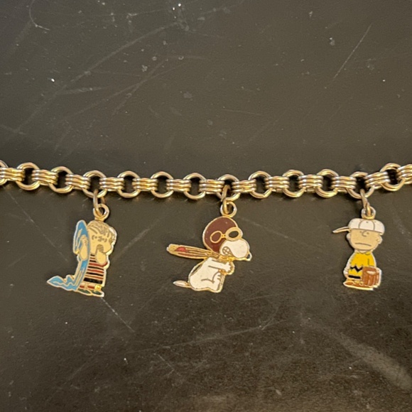 Vintage Peanuts Charm Bracelet including 5 character charms-Great Gift Idea! - Picture 6 of 11